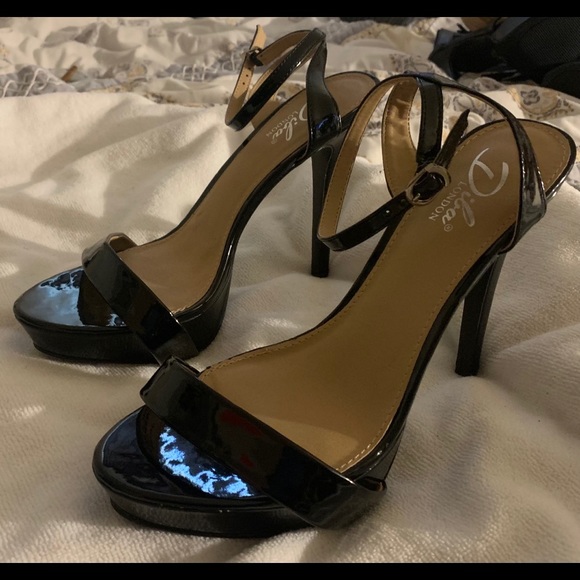 Shoes - Picture 4 of 14